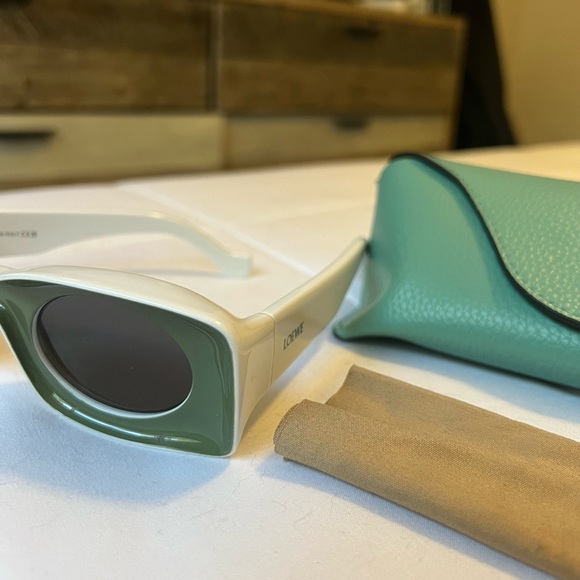 Loewe Paula Ibiza Sunglasses - Picture 3 of 3